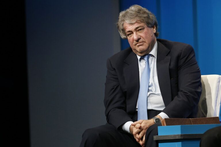 Leon Black durante l'interrogatorio