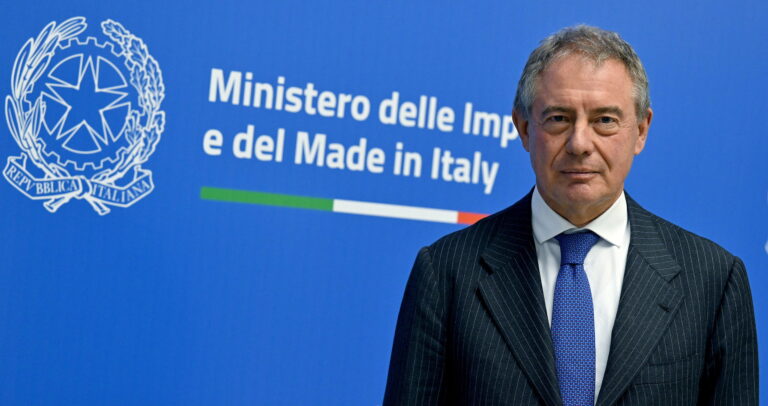 Adolfo Urso durante il Business Forum Italia-Francia