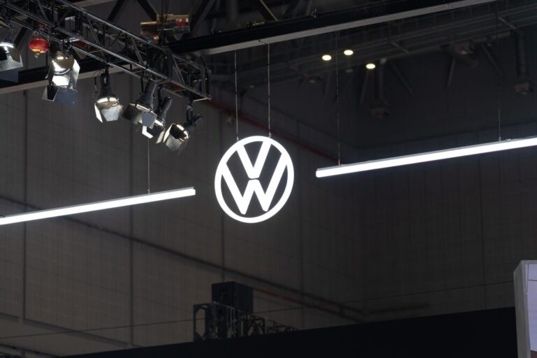 Volkswagen e JSW in trattative per la cessione di quote in India