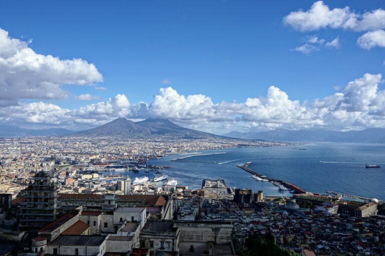 Piazza Montesanto a Napoli