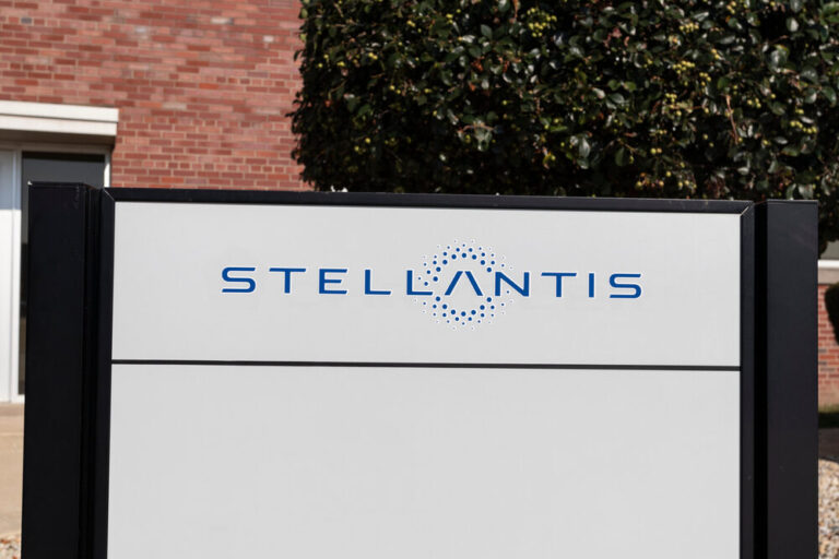 Stellantis riapre gli stabilimenti di Mirafiori e Pomigliano