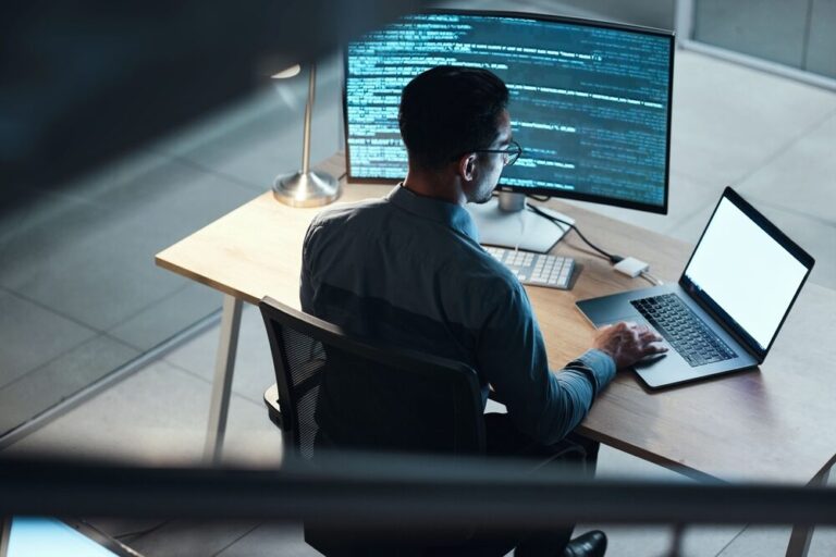 Illustrazione di malware e sicurezza informatica