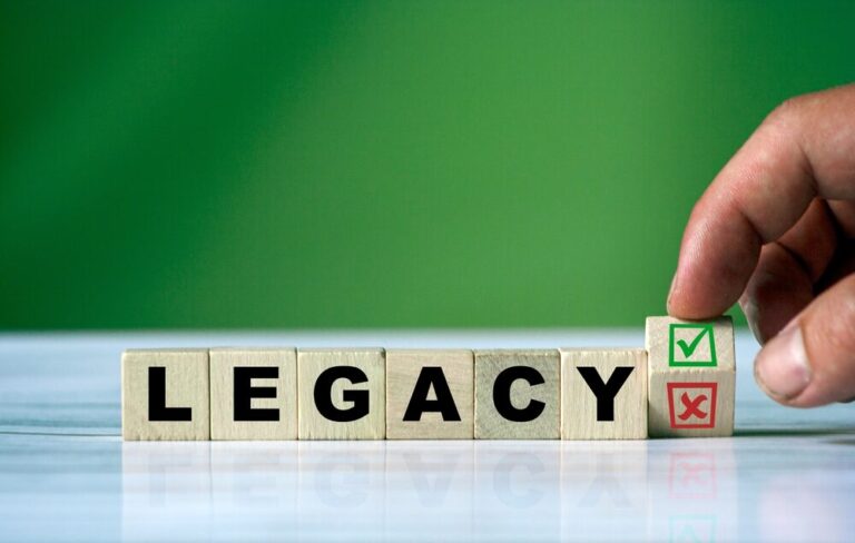 Rappresentazione grafica di sistemi legacy e innovazione tecnologica