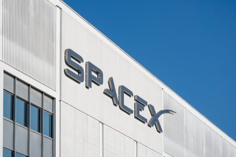 Elon Musk annuncia donazione azioni SpaceX