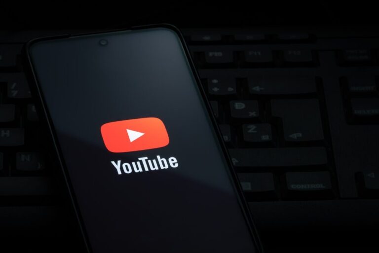 YouTube logo e interfaccia